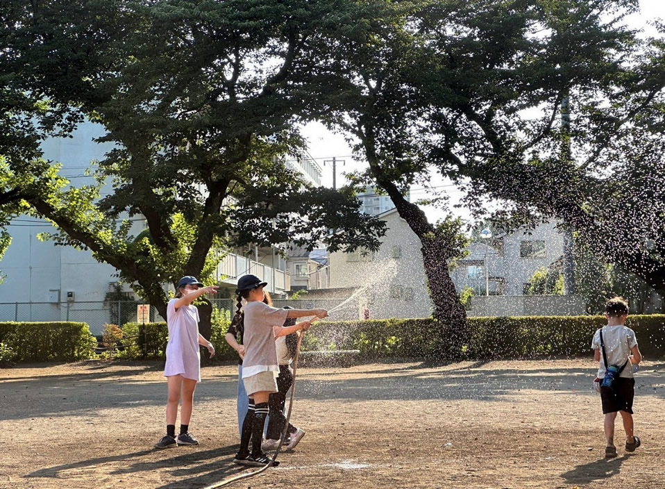 夏、水であそぶ